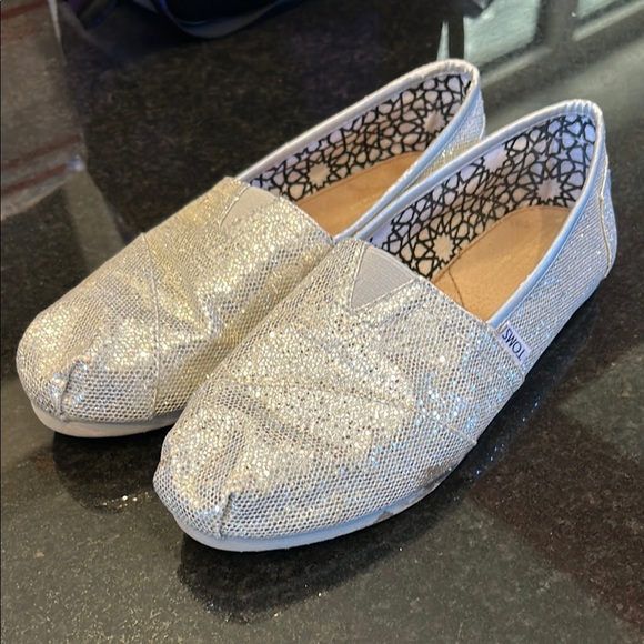 Toms‎ Silver Glitter Flats - Picture 1 of 6